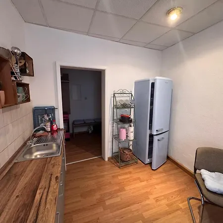 Apartment Mit Boxspringbett - Kueche - Fahrstuhl - Wlan - Hofstellplatz *