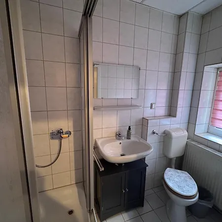 Mit Boxspringbett - Kueche - Fahrstuhl - Wlan - Hofstellplatz Ronneburg (Thuringia)