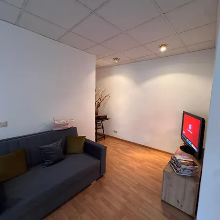 Mit Boxspringbett - Kueche - Fahrstuhl - Wlan - Hofstellplatz * Ronneburg (Thuringia)